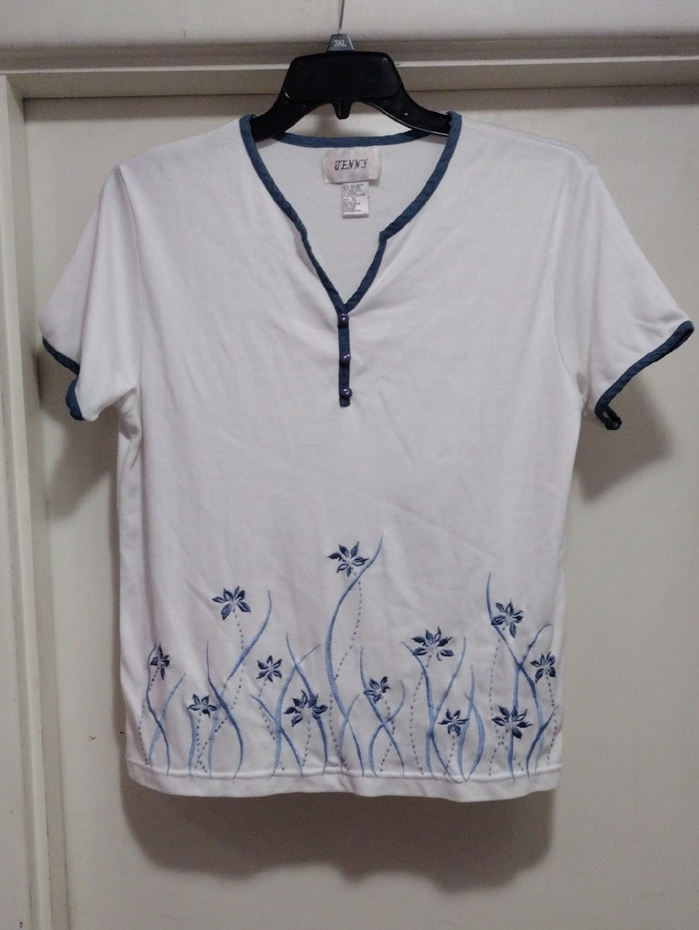 Jenny White Tee with Blue Floral Embroidery